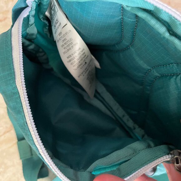 Patagonia Ultralight Black Hole® Mini Hip Pack 1L Teal and Black - Picture 5 of 6